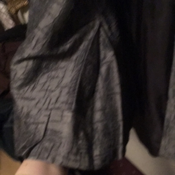 Lauren Taylor gray suit with a midi skirt slightly narrowed to the bottom, 14 - Picture 7 of 8